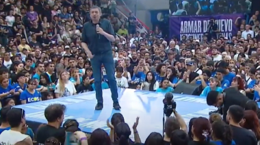 Desde Atenas, Máximo Kirchner dijo que en el PJ “hay muchos dirigentes con miedo”
