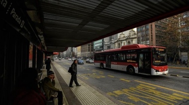 Buses eléctricos chinos debutan en ciudad chilena de Valparaíso