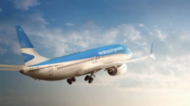 Aerolíneas Argentinas suspende las negociaciones salariales con los gremios tras el paro de pilotos