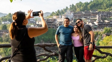 Turistas internacionales exploran el interior del país aprovechando la ola de "Viaje por China"