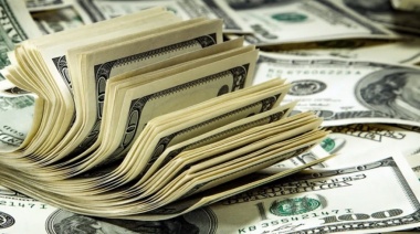 El dólar blue sigue bajando y reduce su brecha con el oficial