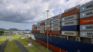 Trump amenaza con retomar el Canal de Panamá, quejándose de tarifas "injustas" a barcos estadounidenses