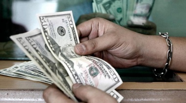 El dólar blue alcanza su valor más alto en dos meses