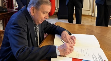 Javier Milei recibe a Edmundo González Urrutia en Casa Rosada durante su gira internacional