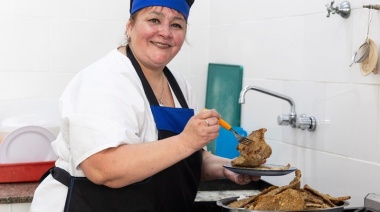 Hace las mejores milanesas de La Boca en un predio que era del pintor Benito Quinquela Martín