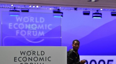 Reunión anual de Foro Económico Mundial aboga por colaboración en era inteligente