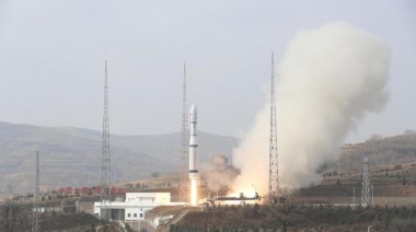 Investigadores chinos utilizan satélite de ciencias de la Tierra para monitorear plataformas de petróleo y gas en alta mar