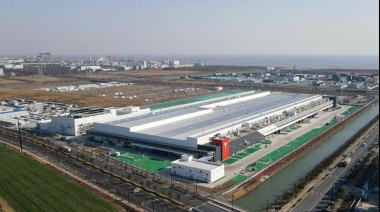 Megafábrica de Tesla en Shanghai comienza a exportar baterías de almacenamiento de energía