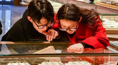 Precios del oro alcanzan nuevos máximos en China en medio de repunte del mercado mundial