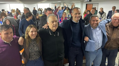 Eduardo Valdés en La Plata en una actividad del PJ