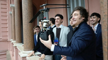 Milei recibió al equipo argentino campeón del Mundial 2025 de la Competencia Internacional de Ingeniería Aeroespacial