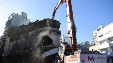 El Municipio de La Plata comenzó la demolición del edificio incendiado