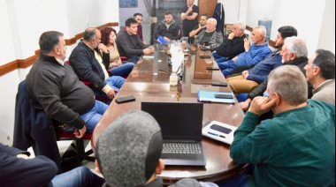 Nicoletti con comerciantes de Los Hornos: insistió que Concejo Deliberante trate paquete de alivio fiscal