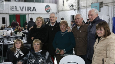 Alak participó de la cena por el 87° aniversario del Centro de Fomento Villa Elvira