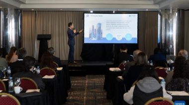 Xinhua estrecha lazos de cooperación con medios de Argentina
