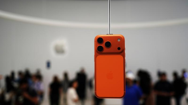Apple promete seguir aumentando su inversión en China