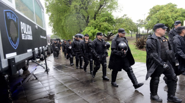La Ciudad de Buenos Aires desalojó a mil manteros que ocupaban el Parque Alberdi y la avenida Lisandro de la Torre en Mataderos