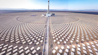 El mundo debería abrazar transformación hacia energías limpias de China, según The Economist´