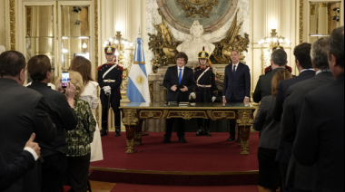 El presidente Milei tomó juramento al ministro del Interior, Diego Santilli