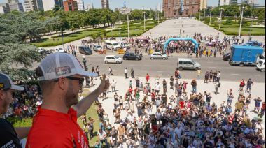 Alak recibió a pilotos del TC y la ciudad palpita el Gran Premio Coronación