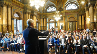 Videovigilancia, patrullas y drones: Alak presentó el plan integral de seguridad para La Plata