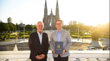 Alak distinguió al director de ópera Leonardo García Alarcón como Huésped de Honor de La Plata