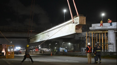 En un megaoperativo nocturno colocaron vigas de 45 toneladas para ampliar el Puente Labruna sobre Cantilo