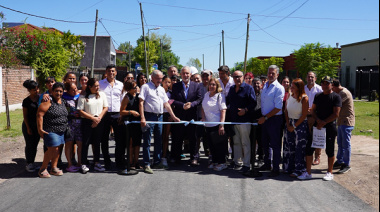 Alak inauguró una obra vial en Lisandro Olmos en el marco del Plan 1000 cuadras