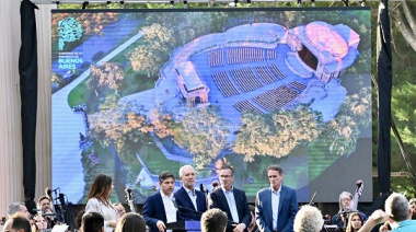Kicillof y Alak encabezaron el inicio de las obras de restauración integral del Teatro del Lago