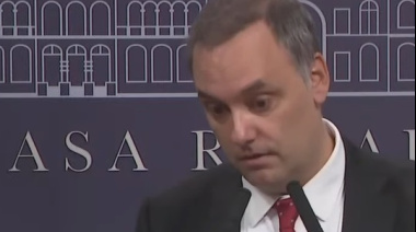 Apenas sos un periodista, no sos un juez": el tenso cruce de Manuel Adorni por su patrimonio y el viaje a Punta del Este