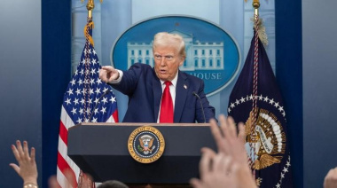 Trump insiste en ir "por delante de lo previsto" en guerra contra Irán