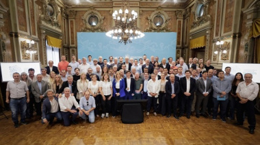 Kicillof anunció auxilio financiero para municipios y lanzó un fuerte reclamo a la Corte por fondos nacionales
