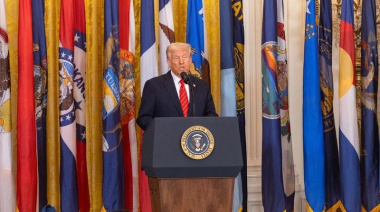 Trump amenaza con golpear a Irán "extremadamente fuerte" en las próximas dos o tres semanas