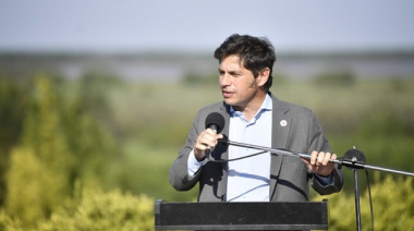 Kicillof transfirió $13.000 millones a los municipios pese al ajuste de Milei