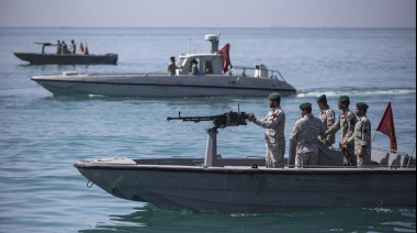Ningún buque puede transitar por estrecho de Ormuz sin autorización de Irán, dice ejército