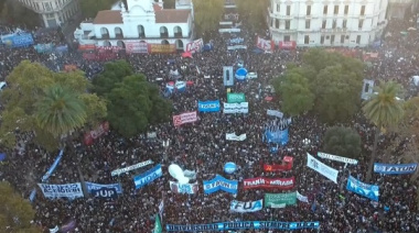 Multitudinaria marcha en reclamo del cumplimiento de la Ley de Financiamiento Universitario