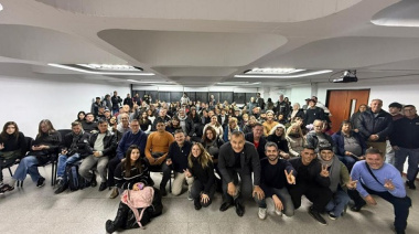 Hernán Brienza disertó en la Cátedra Peronista en el marco de la Semana de Mayo