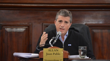 Juan Pablo Allan apuntó contra Julio Alak por "agrandar el gabinete" y criticó el gasto político municipal