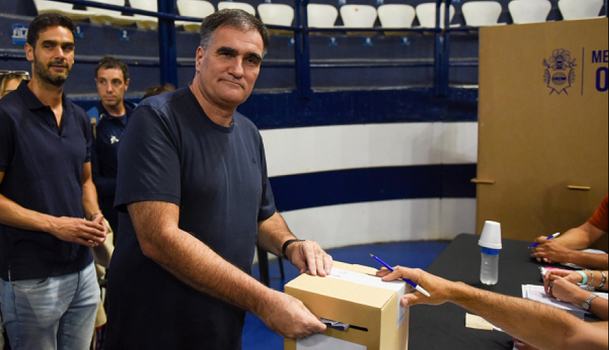 Carlos Anacleto gana la elección de Gimnasia con una participación récord de votantes