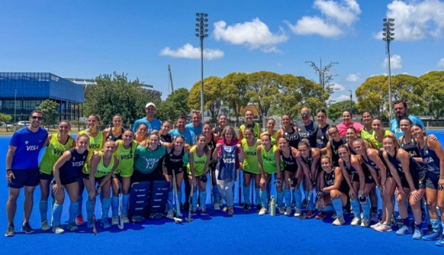 Las Leonas recibieron a la embajadora de Australia en el CeNARD