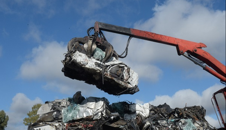 El Municipio de La Plata ya removió más de 100 vehículos abandonados en lo que va del año