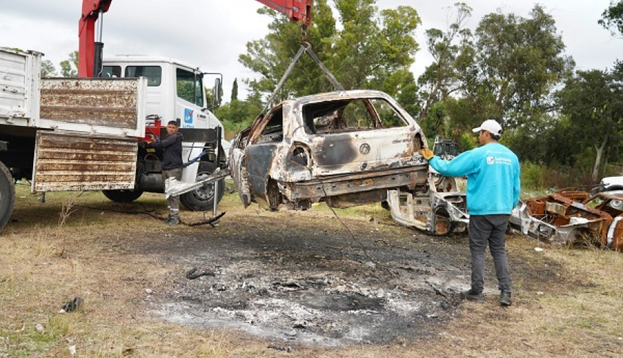 En los primeros meses del año, se retiraron 170 autos quemados y abandonados en distintos barrios de La Plata