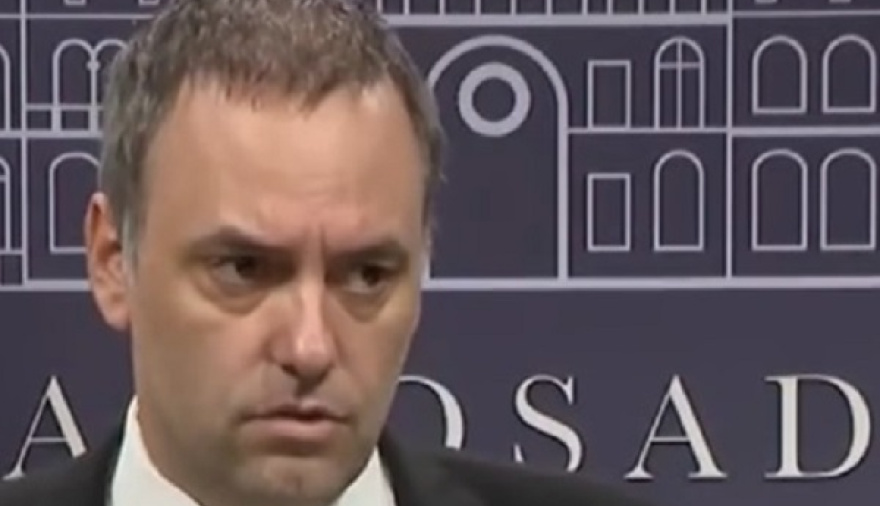 El miedo a perder la calle y el final de Adorni, no dejan dormir a Milei