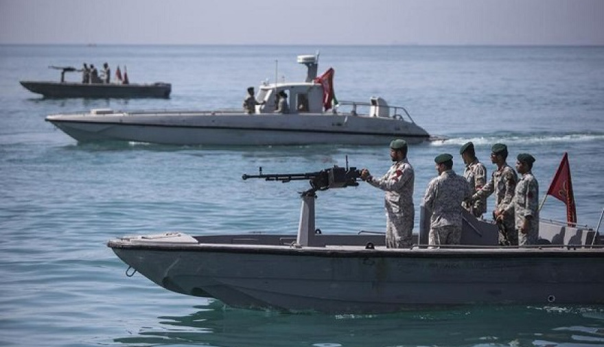 Ningún buque puede transitar por estrecho de Ormuz sin autorización de Irán, dice ejército