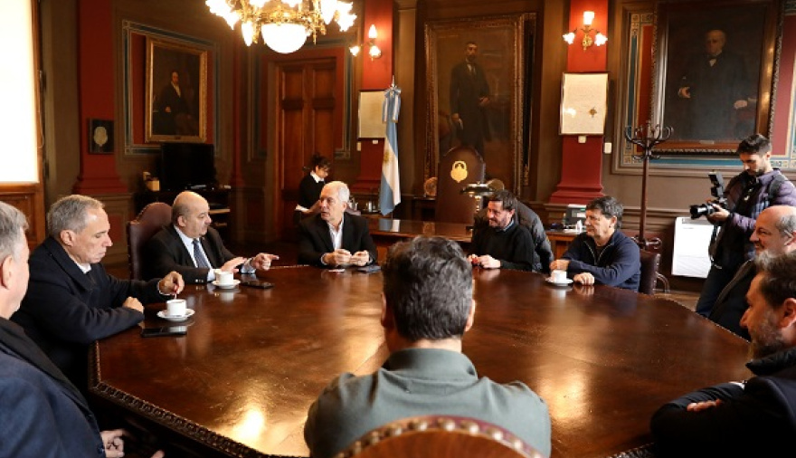 Autopista Buenos Aires-La Plata: impulsan la extensión definitiva para sacar los camiones del casco urbano