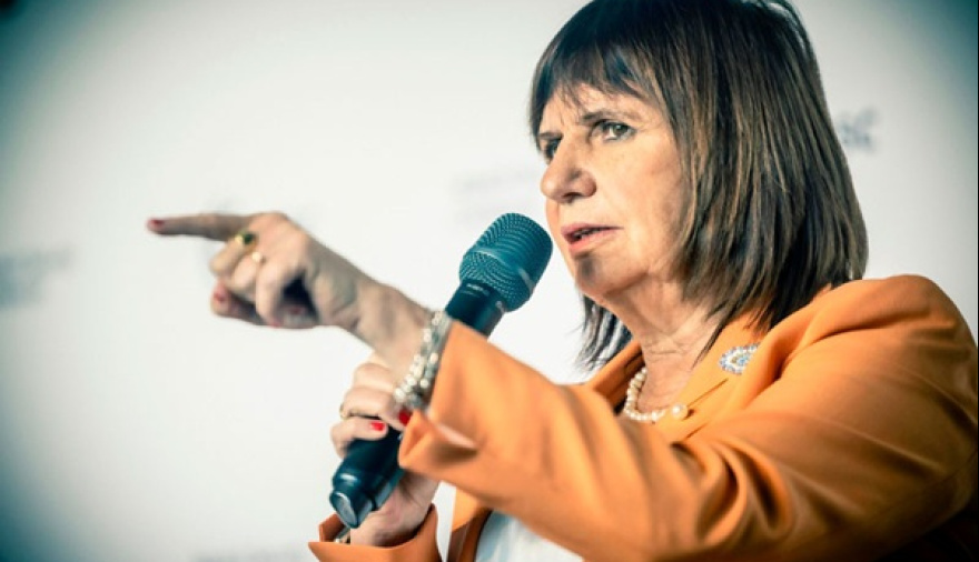 Bullrich cuestionó a Adorni: “omisión ética”, dijo