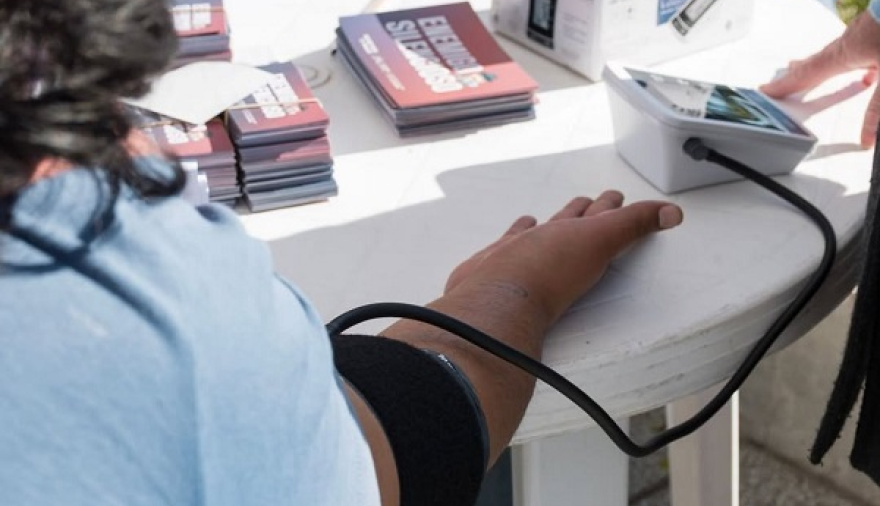 Salud pública en La Plata: jornadas gratuitas con vacunación y controles en barrios