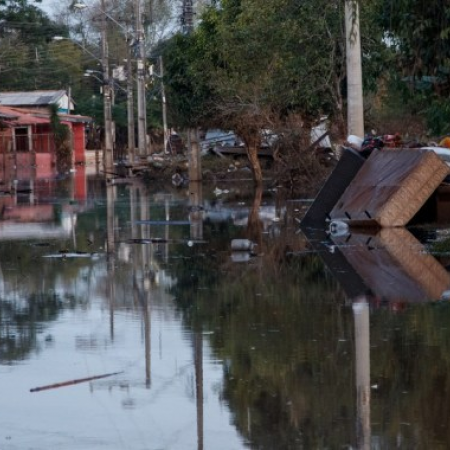 Cambio climático por acción humana duplicó probabilidad de tragedia en sur de Brasil, dice estudio