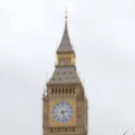 Banco de Inglaterra mantiene tasa de interés de referencia en 4,5 por ciento