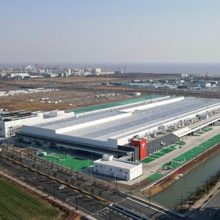 Megafábrica de Tesla en Shanghai comienza a exportar baterías de almacenamiento de energía